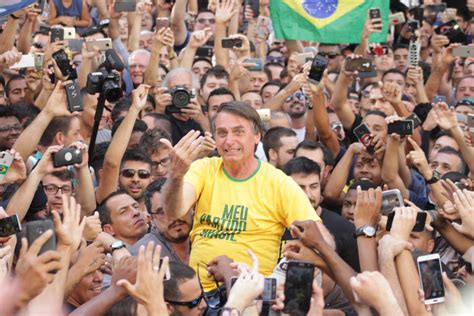 Campanha De Bolsonaro Teve 11 Milhões De Santinhos Sem Declarar à