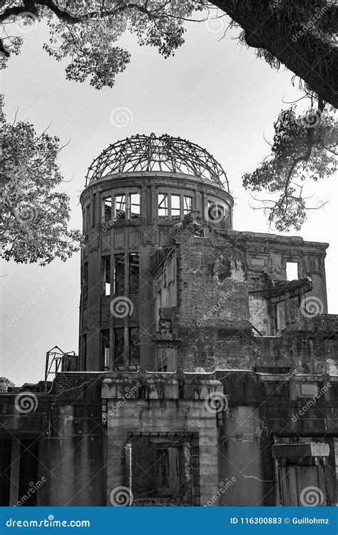 Monumento De La Paz De Hiroshima B Veda De Genbaku Foto De Archivo