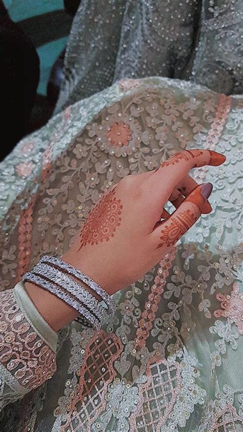 Pin By Sasha Gilani On Selfie Henna Designs Mehndi Designs Girly Dp