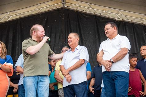 Em Parnarama Othelino destaca inauguração de escola como momento