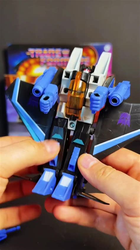 Transformers Retro The Transformers The Movie Skywarp In Hand Images