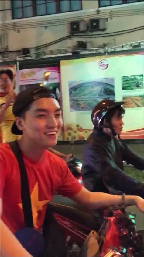 Hot girl và hot boy 28 1 2018 Bạn gái của Hữu Công vinh dự chụp ảnh với cầu thủ U23 Việt Nam