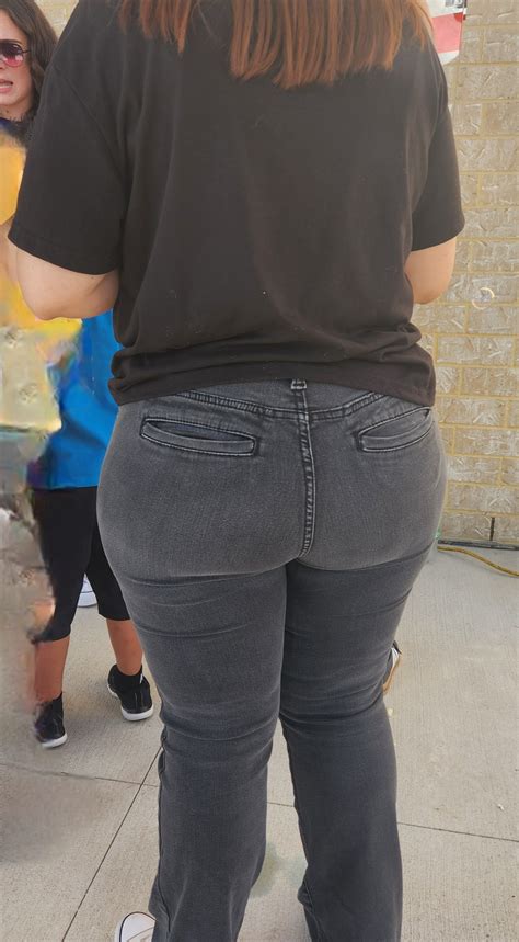 Out In The Wild Latina Teacher With A Phat Ass Must See Tight Jeans Forum