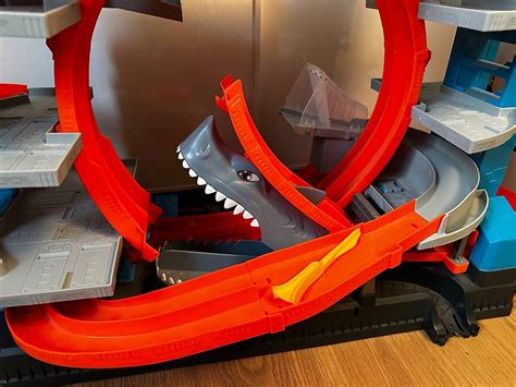 Hot Wheels City Ultimate Garage with Shark mit Autos im Kanton Zürich tutti ch