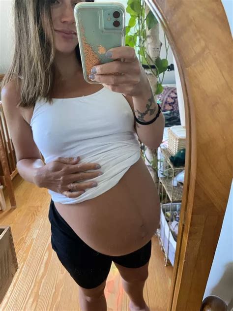 Peaking Out Nudes Pregnantporn NUDE PICS ORG