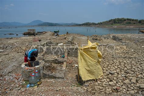 Waduk Jatigede Mengering Antara Foto