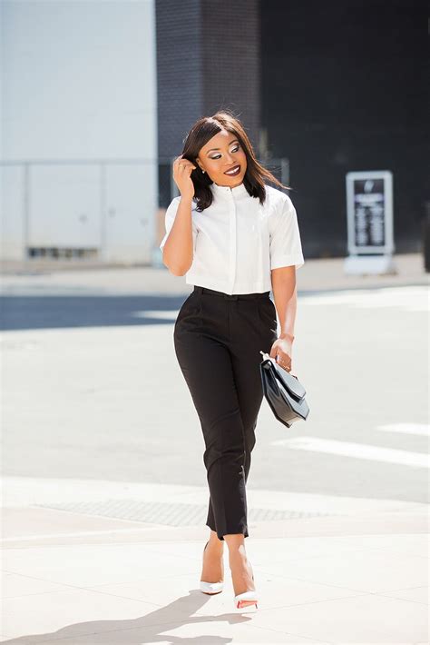 How To Wear Crop Top Wear Crop Top Fashion Business Attire Women