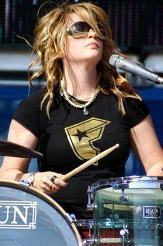 Lauren Barlow - gotta keep the sun out and the cool in Girl Drummer, Female Drummer, Barlow Girl ...