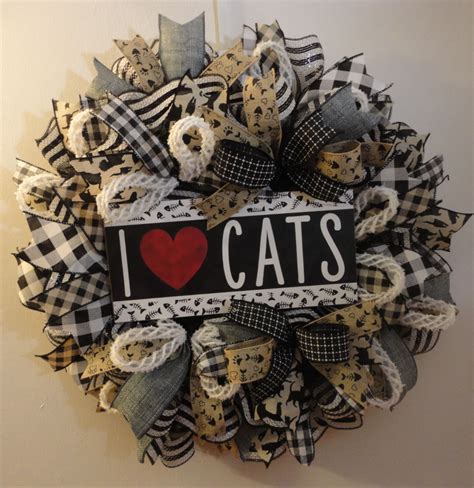 I Love Cats Wreath In 2021 Whimsical Wreaths Porch Decorating Holiday Wreaths