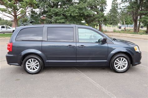 Dodge Grand Caravan Photos