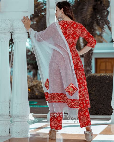 Red Bandhani Suit Set Set Of Three By Aachho The Secret Label