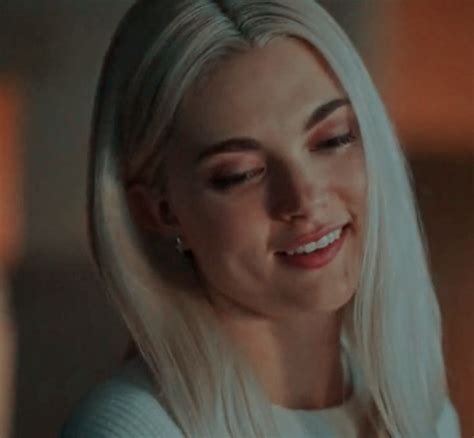 Jenny Boyd As Lizzie Saltzman In Legacies Season 3 Episode 2 Legacy