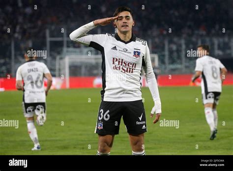 Pablo Solari Do Colo Colo CHI Comemora O Seu Gol Durante A Partida