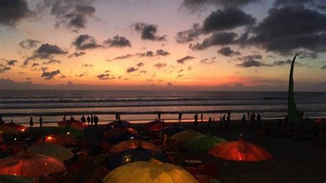 3 Pantai Terbaik di Seminyak Bali untuk Liburan Akhir Pekan, Pesona ...