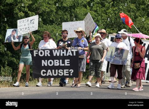 Cindy Sheehan matchers with supporters shortly after arriving in ...