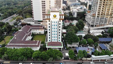 KPK Geledah Kantor Kementerian ESDM