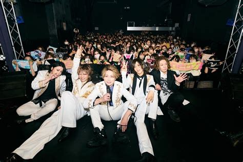 【ライブレポート】枝分かれした道の先にあった、交わる運命。「ν Neu は、希望でなければいけない」 Club Zy