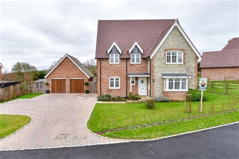 4 Bed Detached House For Sale In Vicarage Fields Linton Maidstone