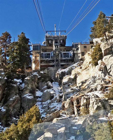 The weather at Palm Springs Aerial Tramway surprisingly dropped fast 8