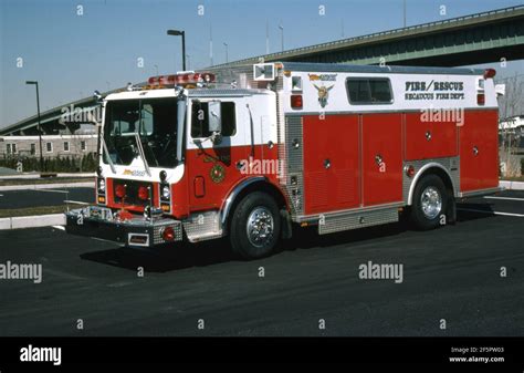 Usa Us Fire Truck Mack Mc Model Saulsbury Stock Photo Alamy