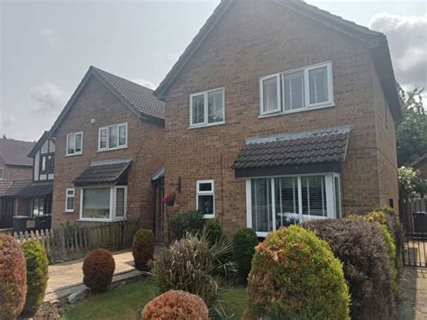 4 Bed Link Detached House For Sale In Kestrel Way Luton Bedfordshire