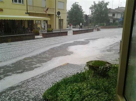 Maltempo Italia Sott Acqua Piogge Torrenziali In Intensificazione