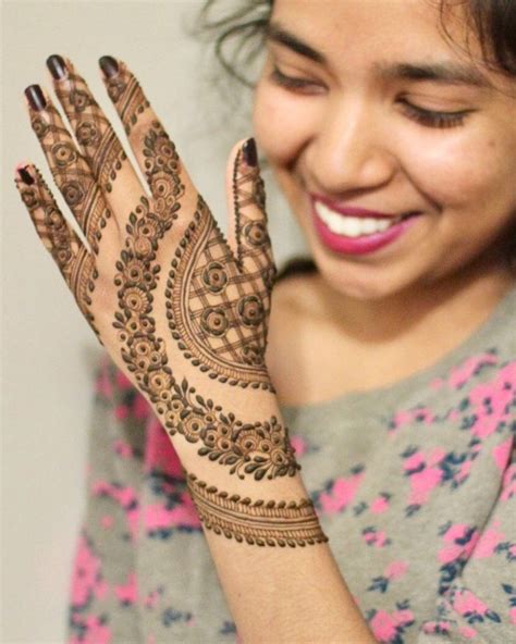 Best Beautiful Front And Back Hand Mehndi Designs For Bridal