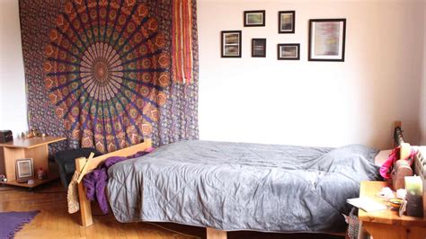 How To Hang A Tapestry In Your Dorm Room Wigwam