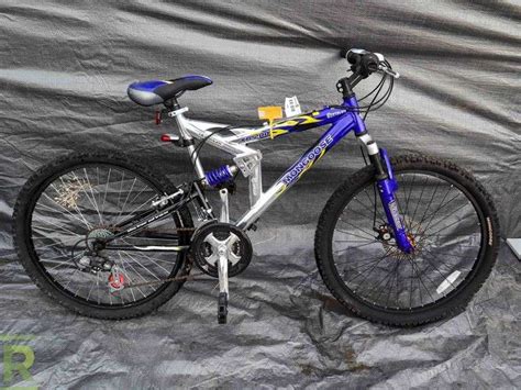 Mongoose Xr200 Full Suspension Mountain Bicycle Disc Brakes Roller