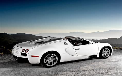 White Bugatti Veyron Wallpaper