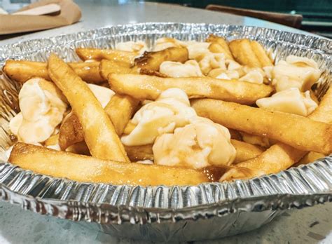 Canadian Classics: What Is Poutine And How To Find a Good One