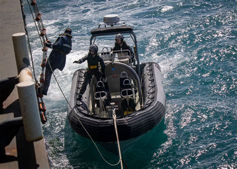 DVIDS Images USS Miguel Keith Conducts Boat Operations With HMAS