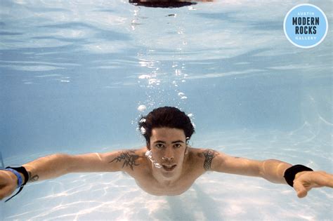 Check Out Unseen Photos From Nirvana's Famous Underwater 'Nevermind ...