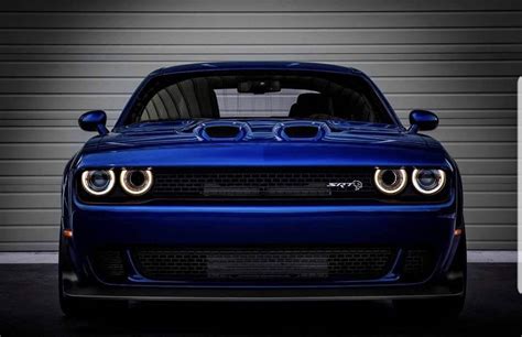 Better photo of the new hellcat hood : r/Challenger