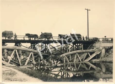 FOTO WK II Wehrmacht Soldaten zerstörte Brücke Pferdewagen L1 85 EUR 34