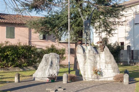 Monumento Ai Caduti Di SantAndrea Oltre Il Muson Castelfranco Veneto