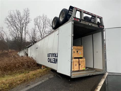 Semi Truck Flips Over On I 94 Near Chelsea