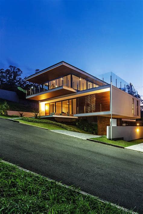 Sobrado Grande Em Terreno Inclinado Arquitetura Casas Casas Modernas