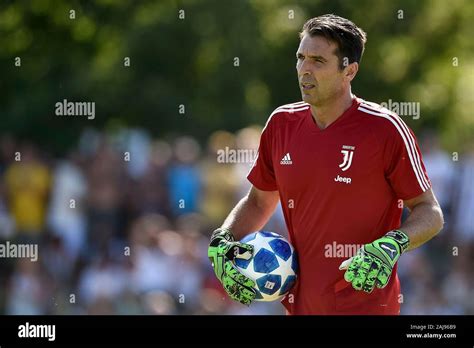 Gianluigi Buffon Juventus Fotos Und Bildmaterial In Hoher Auflösung