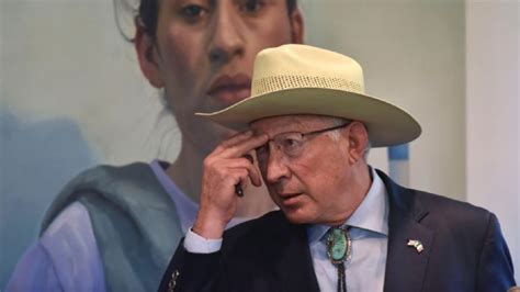 Ken Salazar afirma estar dispuesto a dialogar sobre la elección de