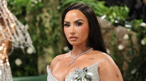 Demi Lovato S Bikini Honeymoon See The Pics
