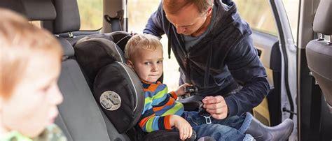 Alzador de coche edad y uso correcto para los niños Driveris