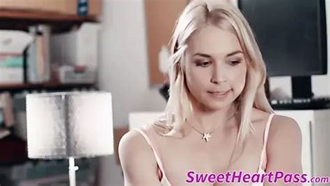 Free Pretty Lesbian Porn Videos XHamster