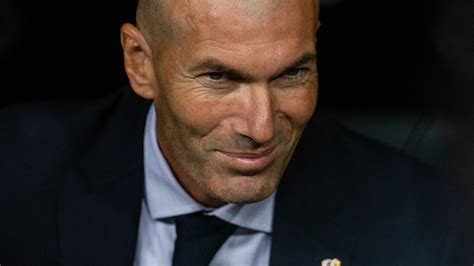 Mercato PSG Zidane prêt à rendre un fier service à Leonardo