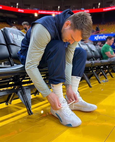 🏀 #NBAKicks 👟 on Twitter: "A new Jordan LUKA 1 for @luka7doncic tonight! #NBAKicks https://t.co ...