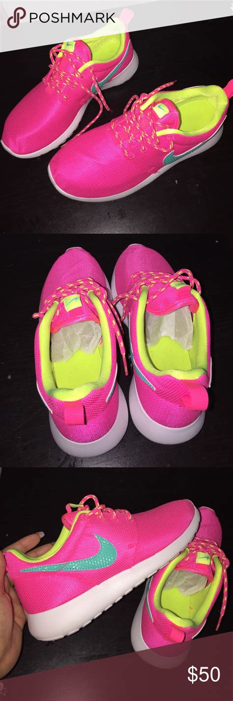 Nike Sneaker Roshes Neon Pink Yellow Blue Size U S 4 5y Perfect