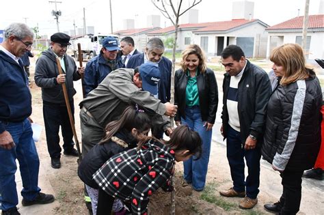 La intendente Fuentes acompañada de vecinos lanzó la Campaña de