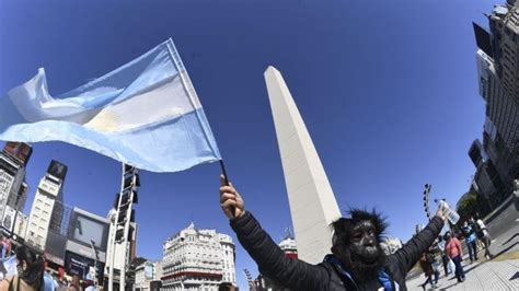 Con Diversas Consignas Manifestantes Protestan En El Obelisco Y En