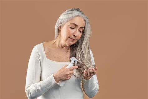 Cabelo grisalho e cabelo branco conheça a diferença Bonita Sem Filtro