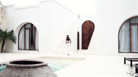 Sassy Asian Teenager Putri Cinta Fingering Her Pussy Hard